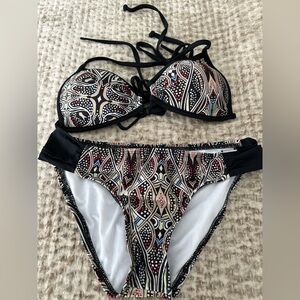 GUESS LOS ANGELES Ladies Women Size Extra Small Black Tan & Red Pattern …